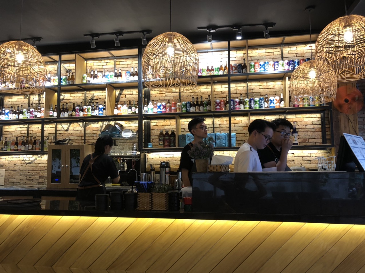 Nhà thầu thi công trọn gói quán cafe, trà sữa - 3